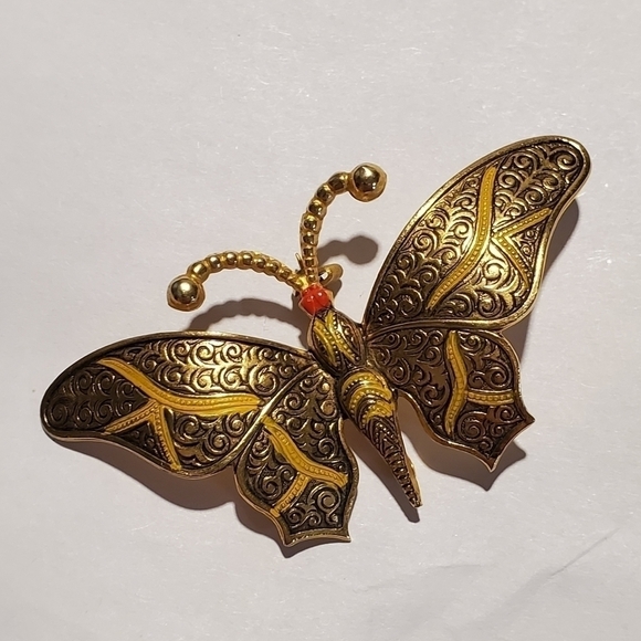 Vintage Goldtone Butterfly Brooch stamped Spain scrolling - Picture 7 of 8